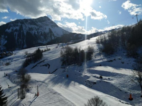 Corbier centre 32m2 Balcon Sud Vue Pistes 9e étage Vostok Classé Tourisme et Label Qualité Hébergement déco Savoie